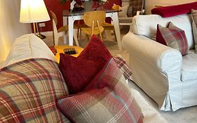 Lismore House,Flat With Private Parking And Lift